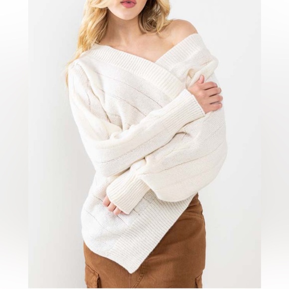 Fabulous Wrap Style Sweater - Picture 4 of 5